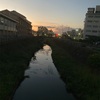 夕陽の先