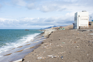 上越市鵜の浜海岸の浸食が深刻に　砂浜大きく削られ今夏の海水浴場開設への影響懸念