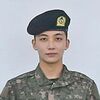 SEVENTEEN「ジョンハン」訓練所での写真公開…凛々しい軍服姿に注目集まる
