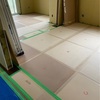 養生の向こうにi-smartのフローリングを垣間見る幸せ