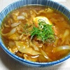 休日ランチ　玉ねぎたっぷりのカレーうどんの温玉乗せ