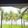 リゾートホテル UMADEWI Surf & Retreat で海を見ながらティータイム @ バリ島