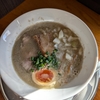 煮干しの旨味がぎゅっと詰まった一杯！川岸ボンゾNOODLESの濃い煮干し中華