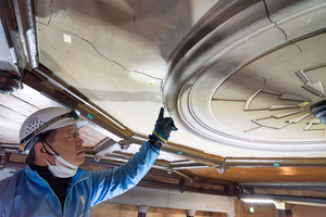 シンボルの天井装飾を次世代へ　日本最古級の上越市の映画館「高田世界館」が令和の大改修