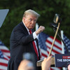 アメリカ　1000人を25000人と数えるトランプ集会
