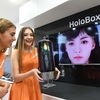 ホログラムと会話出来るスマートスピーカー「HoloBox」