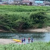 夏の川藪よりぬつとカヌーかな（あ）