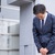 人に精神的な苦痛を与えたら、たとえ校長であろう土下座して謝るべきだと考えた23歳がいた。