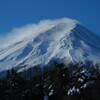 富士山麓は雪景色。