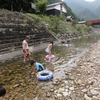 道の駅「多可」に行って、川で遊びました。