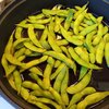 すき焼き鍋で枝豆を茹でる