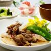 時短レシピ♪牛肉と新玉ねぎの甘辛炒め・トマトと長いもの甘酢あえ♪