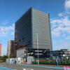  【2022年11月撮影記録】千葉銀行本店と国道357号湾岸道路千葉市役所前のイベント広場のようす（千葉県千葉市中央区千葉港）