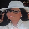 NANA MOUSKOURI “花売り娘”