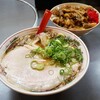 【牛ちゃん 尾道店】焼肉店のラーメンが評判で行列ができることもある人気店。チャーシューのインパクトは焼肉店ならでは(尾道市土堂)