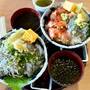 【グルメ・漁亭浜や ゆりあげ港朝市メイプル館店】旬の輝きを丼で味わう。ゆりあげ港朝市で堪能する、絶品しらすと赤貝 。名取市 美田園駅から3,299m 初訪問