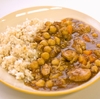 鳥モモ肉とひよこ豆のとろとろ新玉ねぎカレー