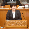 7日、大橋県議が初の代表質問で知事に迫る。