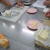 連休明け　スコーンを焼く　生活介護は自由活動　ツワブキ