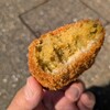 谷津のハローマザーズで売ってるカレーコロッケをハイボールと嗜む