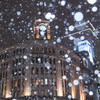 雪が舞い、白く染まる東京・銀座を撮ってみた