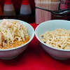 ラーメン二郎 中山駅前店 - 久しぶりに「つけ麺」。基本カタカタ派の自分にとっては、つけ麺でももう少しカタイ麺で食べてみたい気もする。少し上品に落ち着きすぎている気も。つけ麺だと体感量に割と余裕が出るからか、完飲まですんなり。個人的には基本的にはデフォルトの方が色々熱くなれるかもしれない。