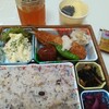お弁当とお寿司！もちろん手作りではございません。