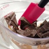 チョコの湯煎でぼそぼそに！簡単復活テク3選｜もう失敗しない溶かし方も解説
