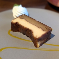 中目黒のお芋スイーツ専門店【& OIMO TOKYO CAFE】でスイートポテトにバスクチーズケーキを重ねた蜜芋バスクチーズケーキを実食