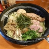 【今週のラーメン４１９９】 中華そば はな田 （東京・上北沢） 特製 冷やし鴨中華 ＋ サッポロラガービール赤星 中瓶　〜オーデナリィな風貌に薬味とコクの七変化！清涼表現実に豊かな王道冷やし中華！