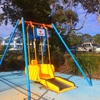 車椅子のまま乗れるブランコ  全ての子どもに優しいオーストラリアの公園