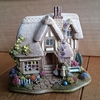 Lilliput Lane THE CHOCOLATE BOX 2003/2004 L2585