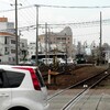 徳島駅近くの花畑踏切で見た回送列車　JR四国