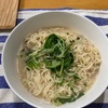 【ハウス食品】九州ラーメンの本格派！「うまかっちゃん 黒豚とんこつ 鹿児島焦がしねぎ風味」の魅力を徹底解説