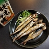 自衛官が2つしか食べられないししゃもで最高の晩酌をする