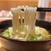 博多駅の新幹線改札内で食べられる立ち食いうどん・そば！やわらかい博多のうどんは出汁が効いてて美味いんだ。【うどん・そば 恵寿多（福岡・博多）】