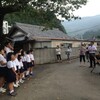 「マヤの心」サクセブルと小川小学校