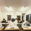 追い込み、はたまた追い込まれ