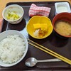 9/25(水)　今朝歩く練習をしていたら、膝を伸ばすには、どれだけの力がいるかをふと分かった気がした。立ち座りを装具をつけて百回は、こなさなければ！　これも、一昨日、1時間の限界を超えて歩いた結果。玄関で転倒してまで、掴んだこと！全力をかけなければ！まるで修行だね！