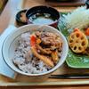大戸屋。鶏と野菜の黒酢あん。黒酢あんかけ土鍋ご飯