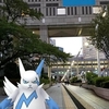 蒼のザングース、東京都庁に立つ【ポケモンGOAR写真】