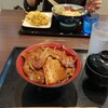 ぶたを丼で昼食。