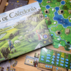 【深夜のボドゲ】クランズ・オブ・カレドニア（ Clans of Caledonia）｜繁栄とは一体何なのか？なぜか忙しい時につい手を伸ばしてしまう、19世紀のスコットランドの生活を夢想するボドゲ。