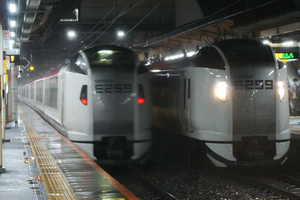 新年度一発目の総武線撮影記。E257系しおさい11号、E259系しおさい13号、209系とE235系1000番台。友情出演：千葉県警220系クラウンパトカー