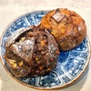 夫の断捨離にかこつけた休養デー。食事兼おやつの美味しいパン。