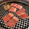 コロナ禍の勝ち組とされた焼肉店の倒産が急増している。