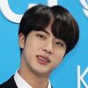 BTS（防弾少年団）JIN、母方の祖母が死去。「人気歌謡」事前収録後すぐに遺体安置所へ。