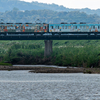 川を渡る伊賀鉄道風景