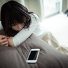 スマホの使用時間が長い人は○○が高い【使い過ぎ注意】