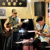ES-335 vs ストラトモデル  act-2。